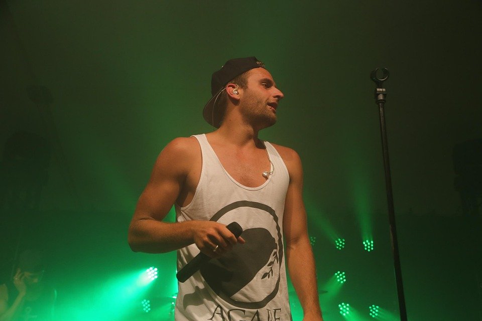 From Spring Swells to Winter Wonders: Surfing Through Portugal’s Seasons